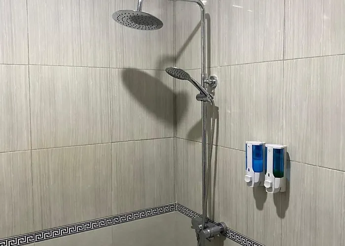 ホームステイ Sekar Waru